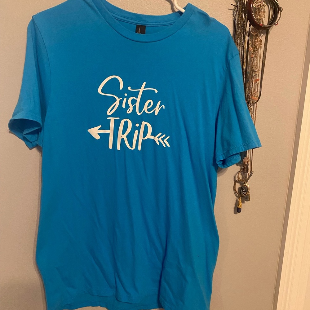 Vacation T Shirt “Sister Trip” never worn